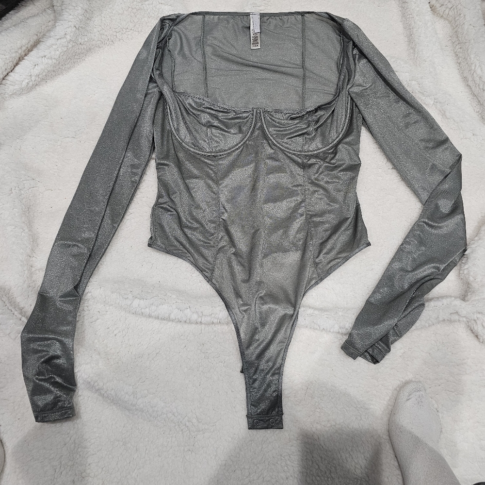 Skims sold out Glissenette Long sleeve bodysuit